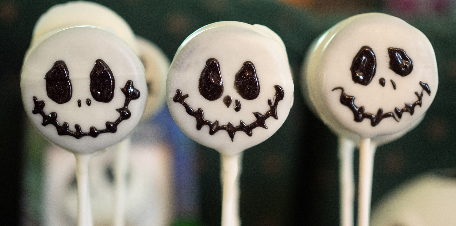 Halloweenská lízátka cake pops